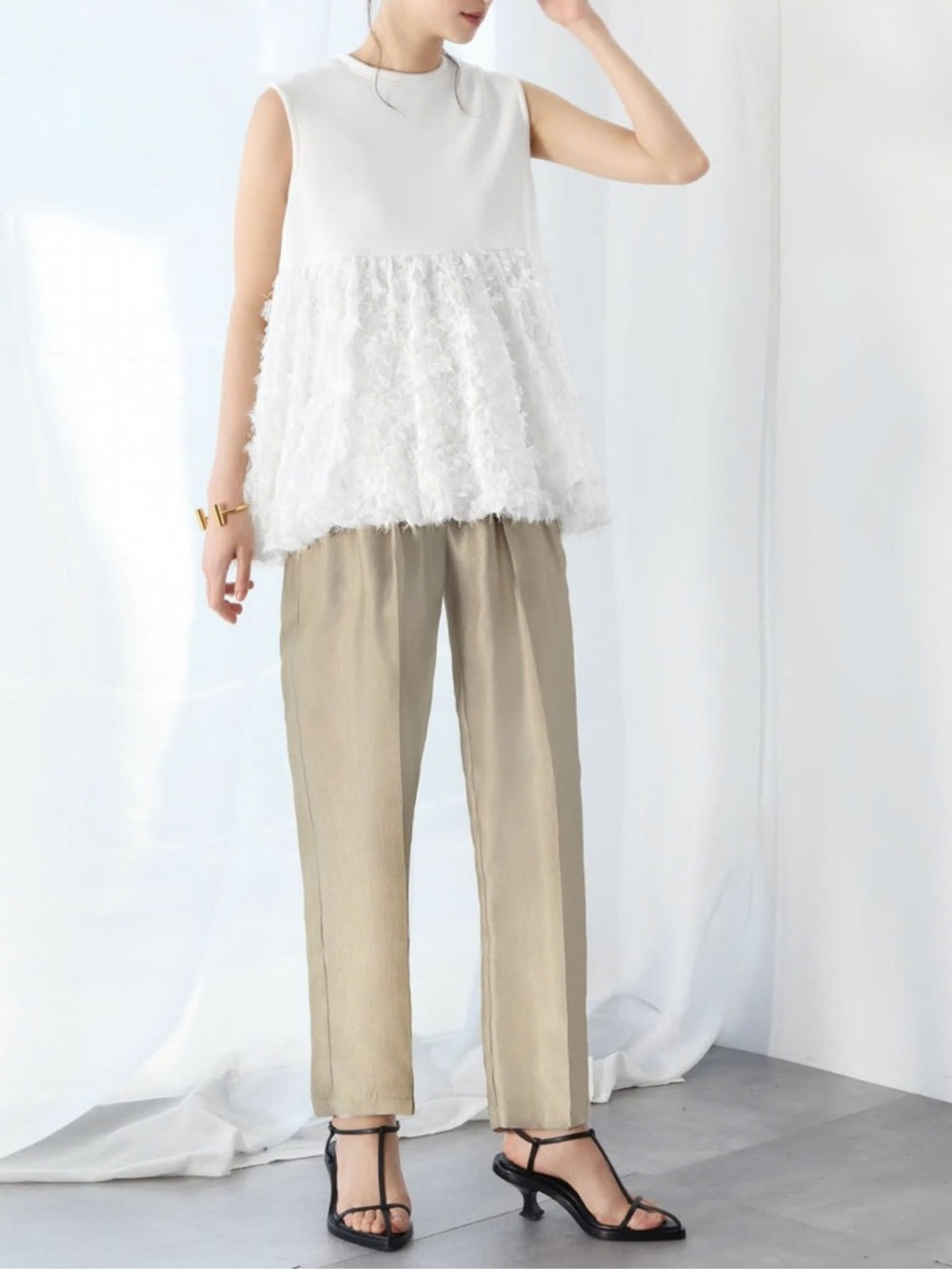 FEATHER TEXTURE White Sleeveless Zip Back Peplum Hem Top LARGE - Picture 4 of 7
